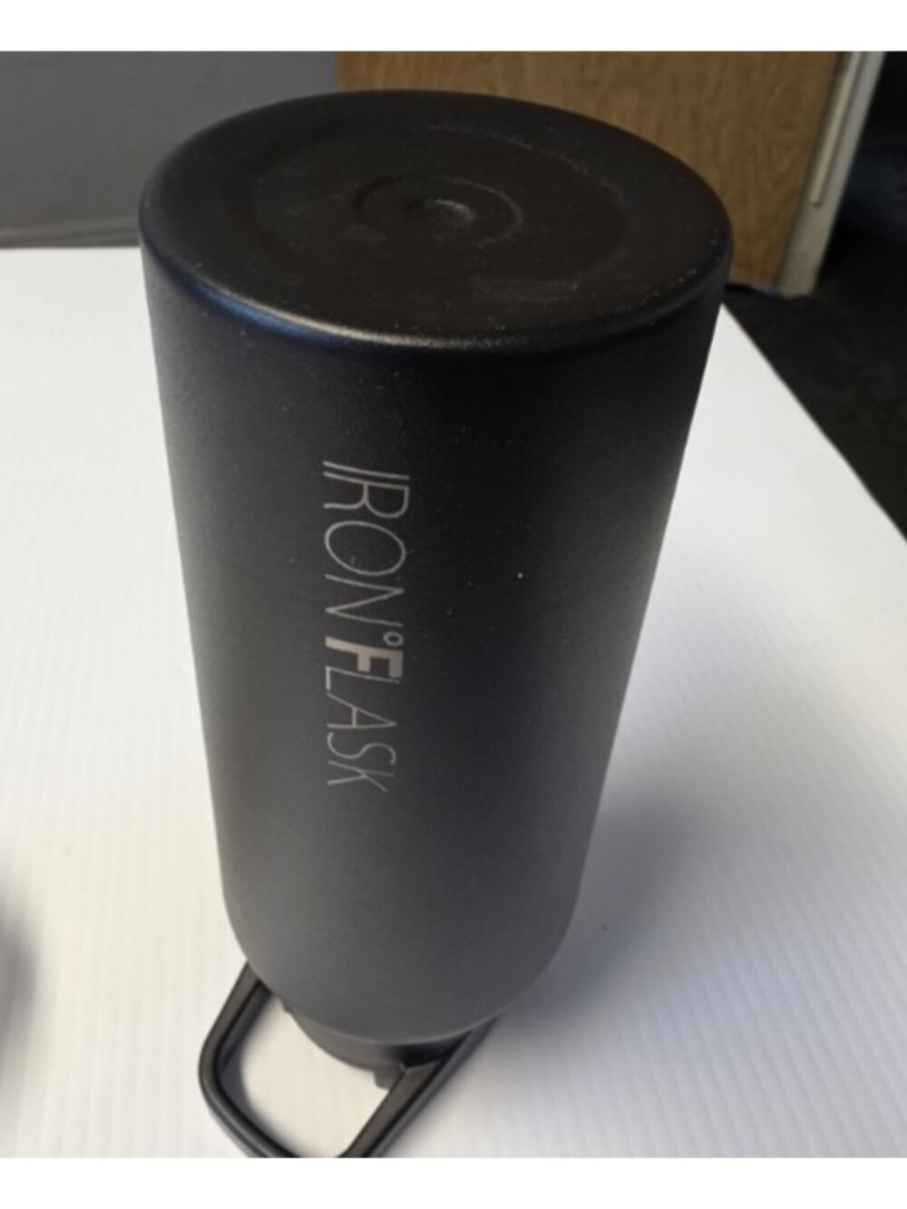 Hydro Flask Growler With Lid & Clear Rubber Boot 32oz Black Insulated - Picture 5 of 9